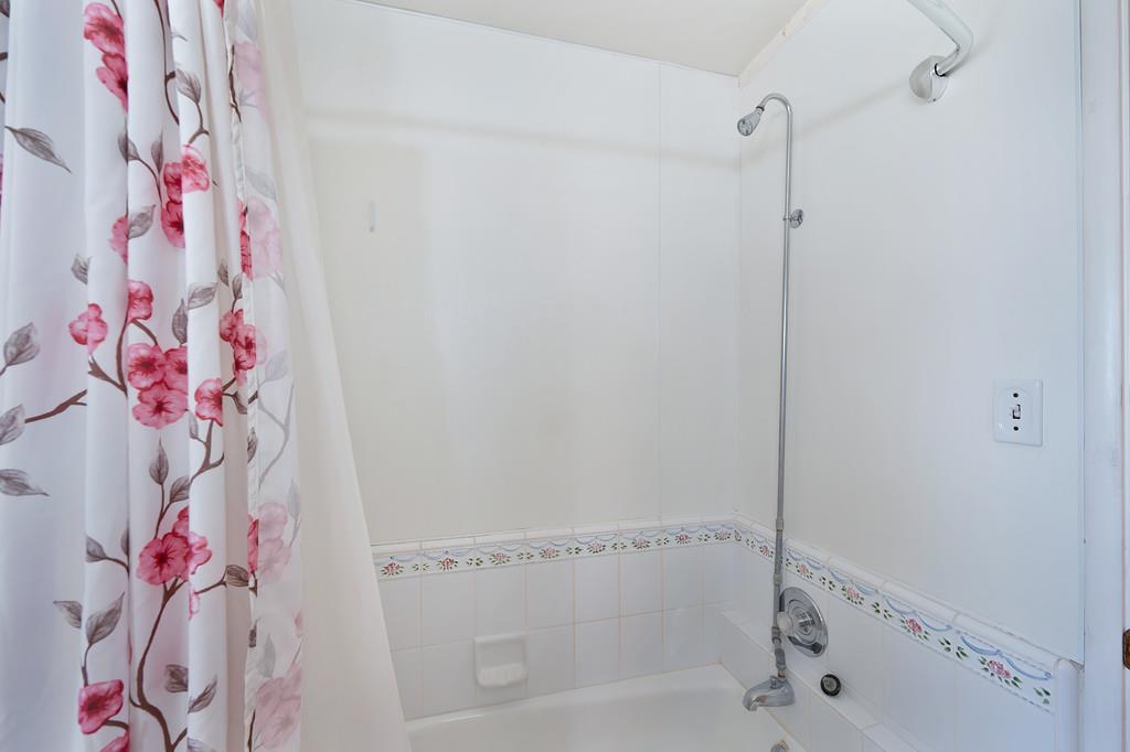 Detail Gallery Image 17 of 72 For 18493 N Jack Tone Rd, Lockeford,  CA 95237 - 4 Beds | 2/1 Baths