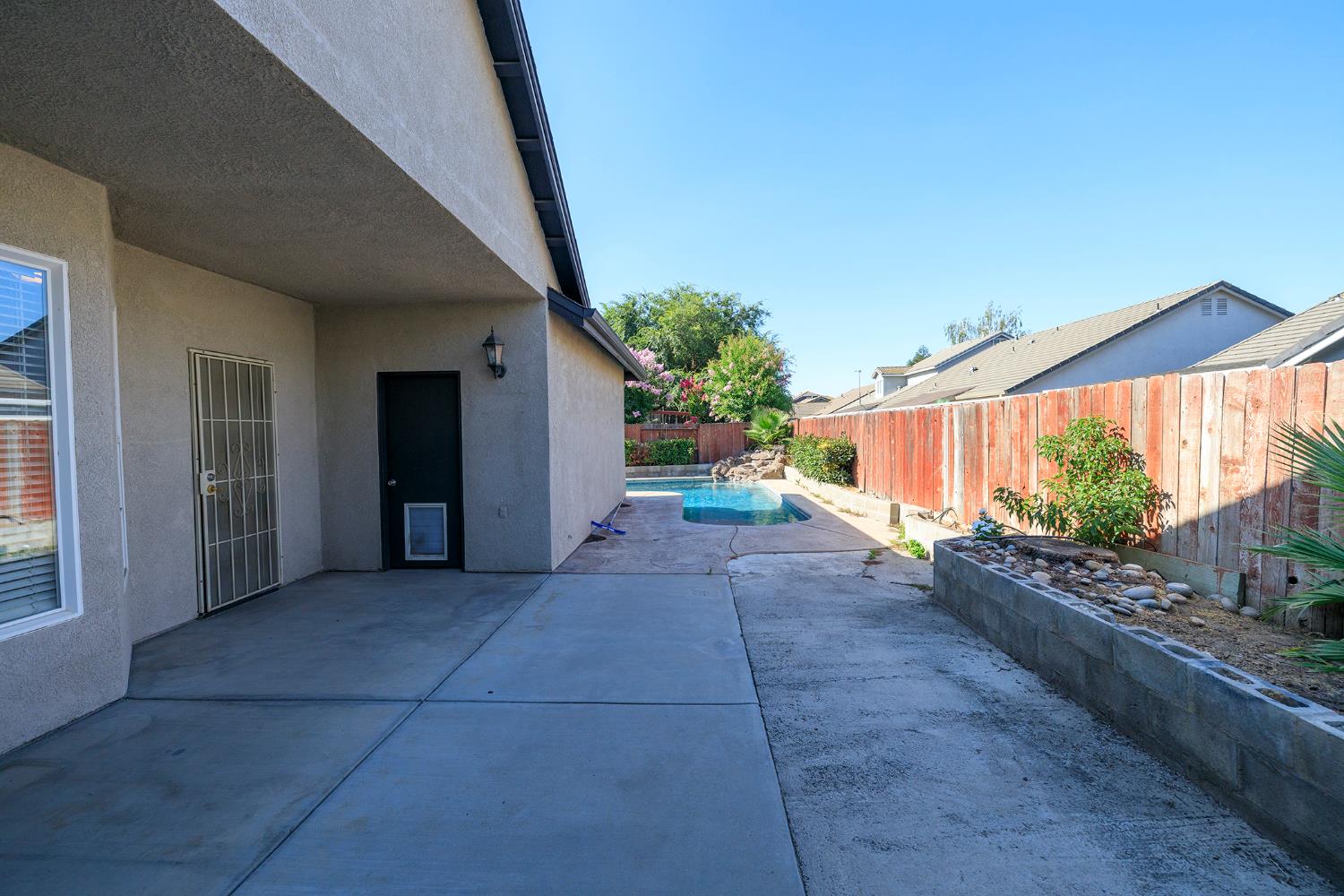 Detail Gallery Image 43 of 49 For 1813 Heartnut Way, Hughson,  CA 95326 - 3 Beds | 2 Baths