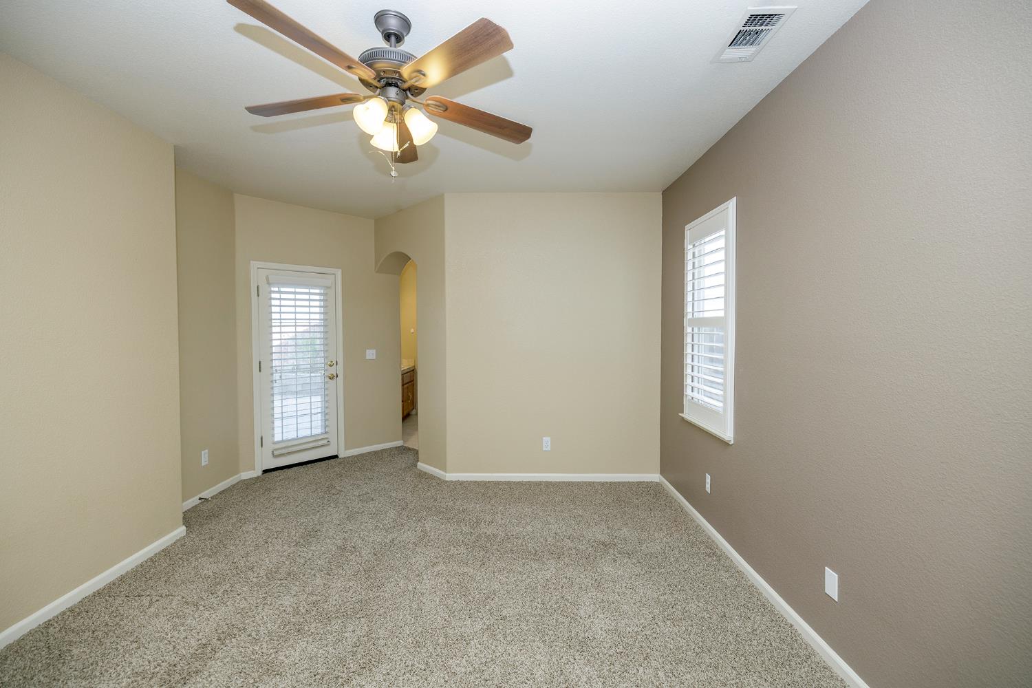 Detail Gallery Image 28 of 49 For 1813 Heartnut Way, Hughson,  CA 95326 - 3 Beds | 2 Baths