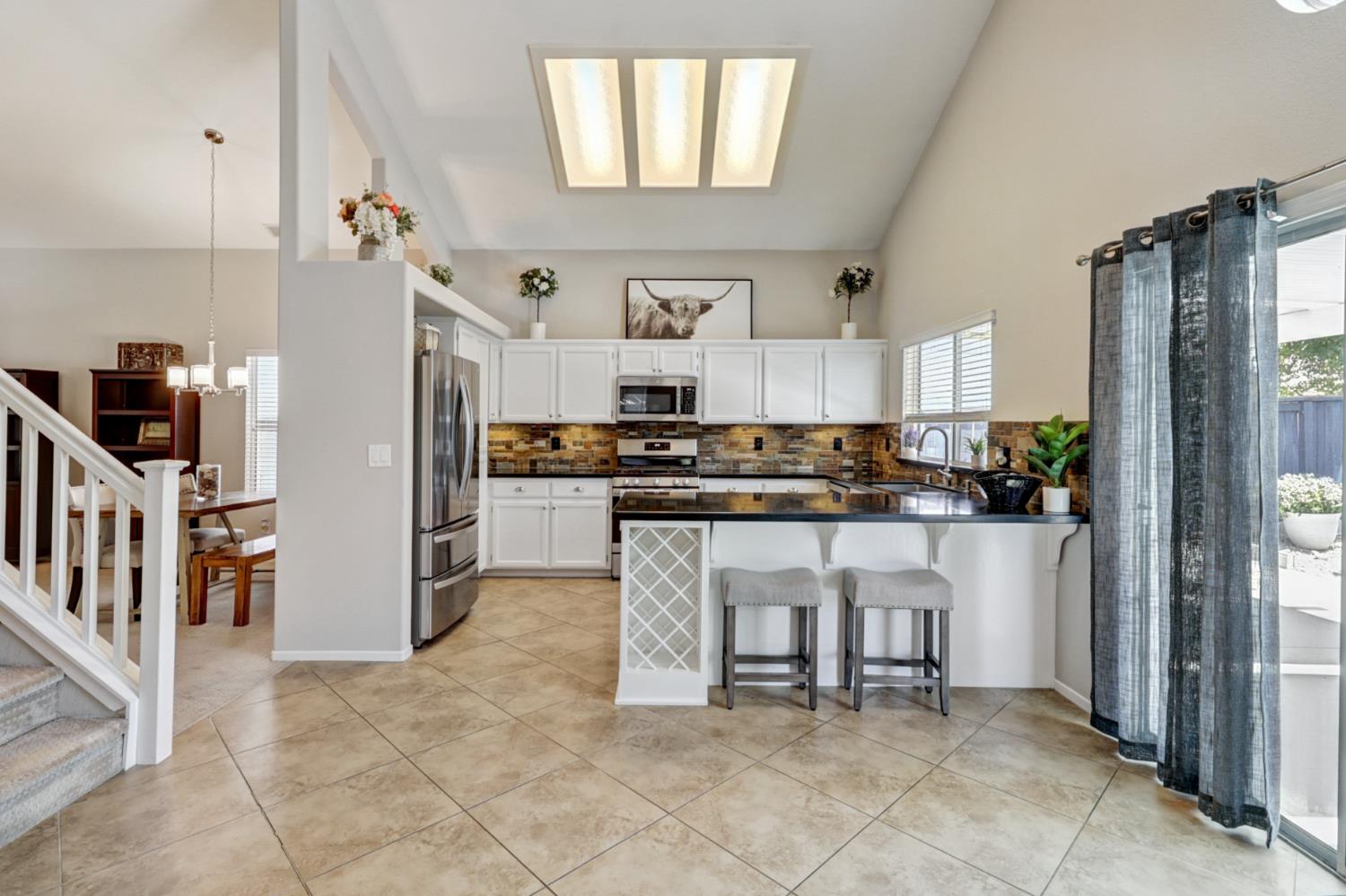 Detail Gallery Image 22 of 75 For 9473 Windrift Ln, Elk Grove,  CA 95758 - 4 Beds | 2/1 Baths