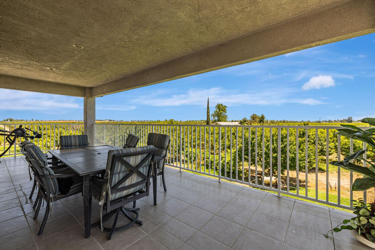 Detail Gallery Image 66 of 90 For 12732 N West Ln, Lodi,  CA 95240 - 6 Beds | 5/1 Baths