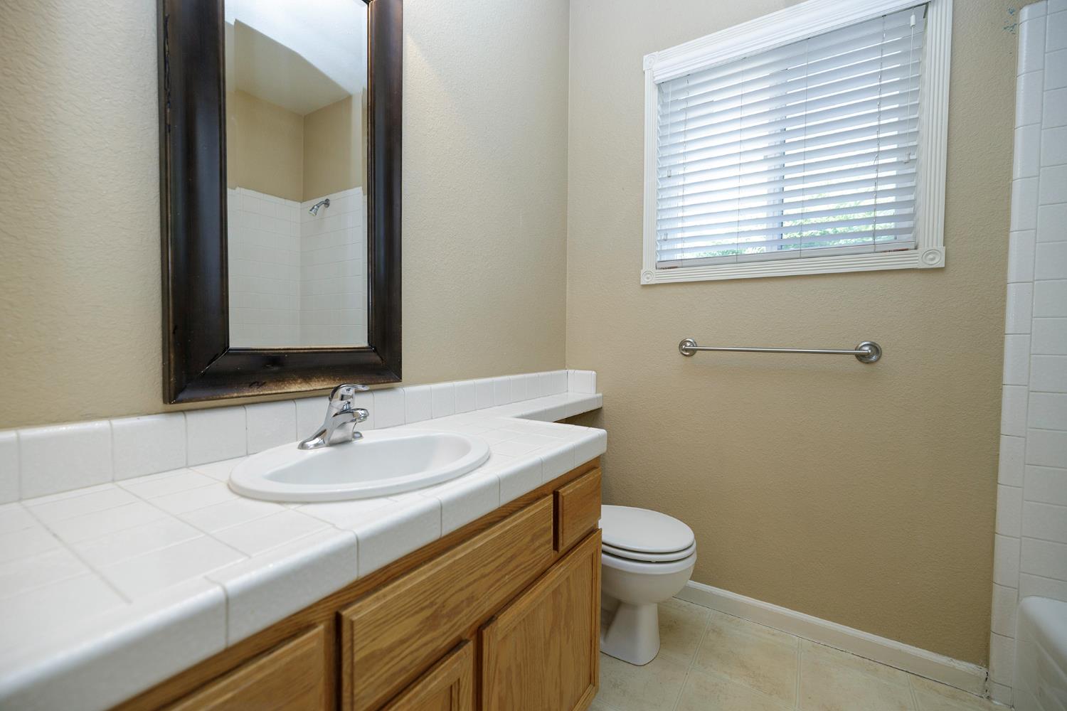 Detail Gallery Image 37 of 49 For 1813 Heartnut Way, Hughson,  CA 95326 - 3 Beds | 2 Baths