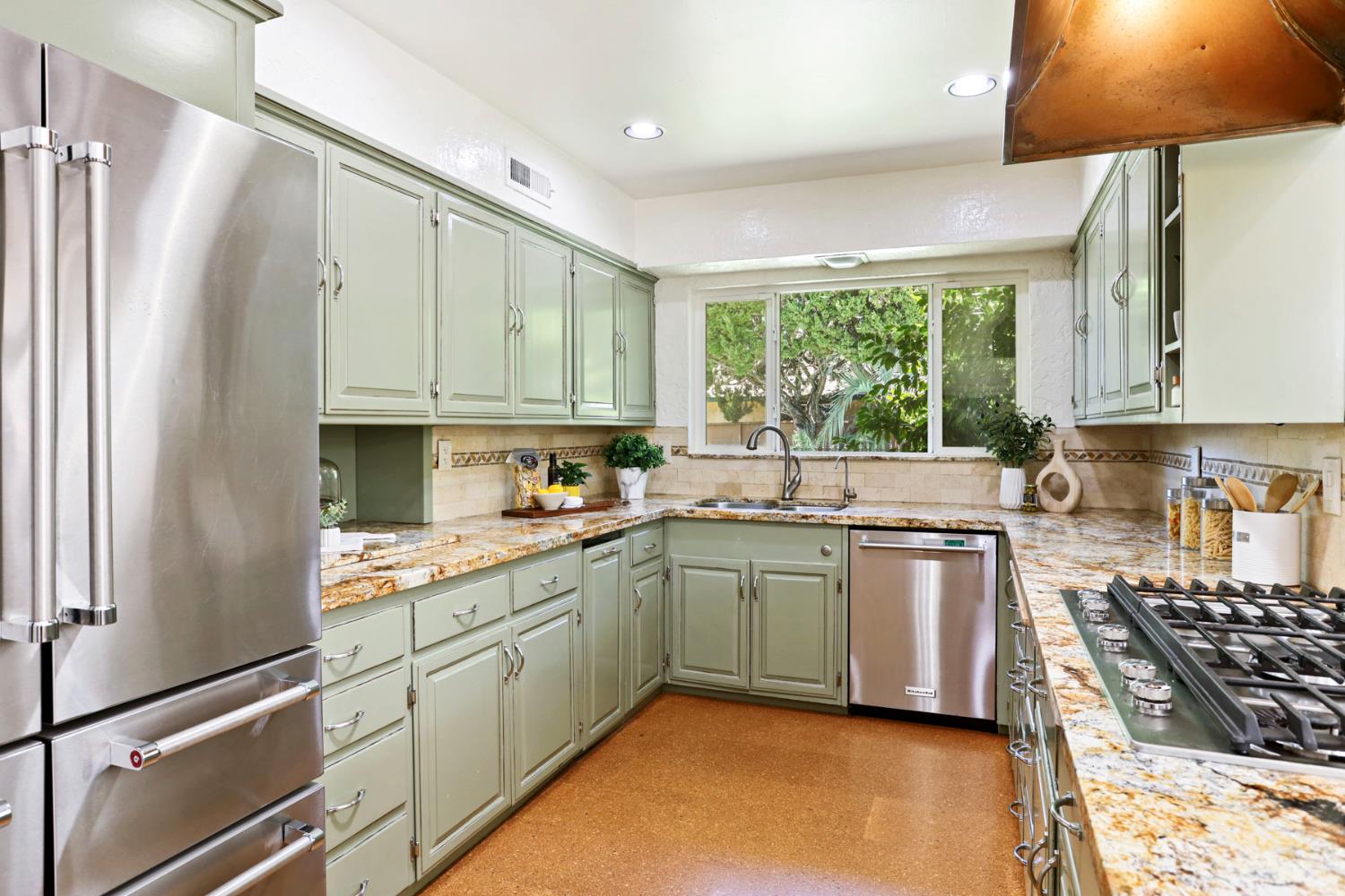 Detail Gallery Image 21 of 85 For 1330 Magnolia Ave, Modesto,  CA 95350 - 4 Beds | 3 Baths