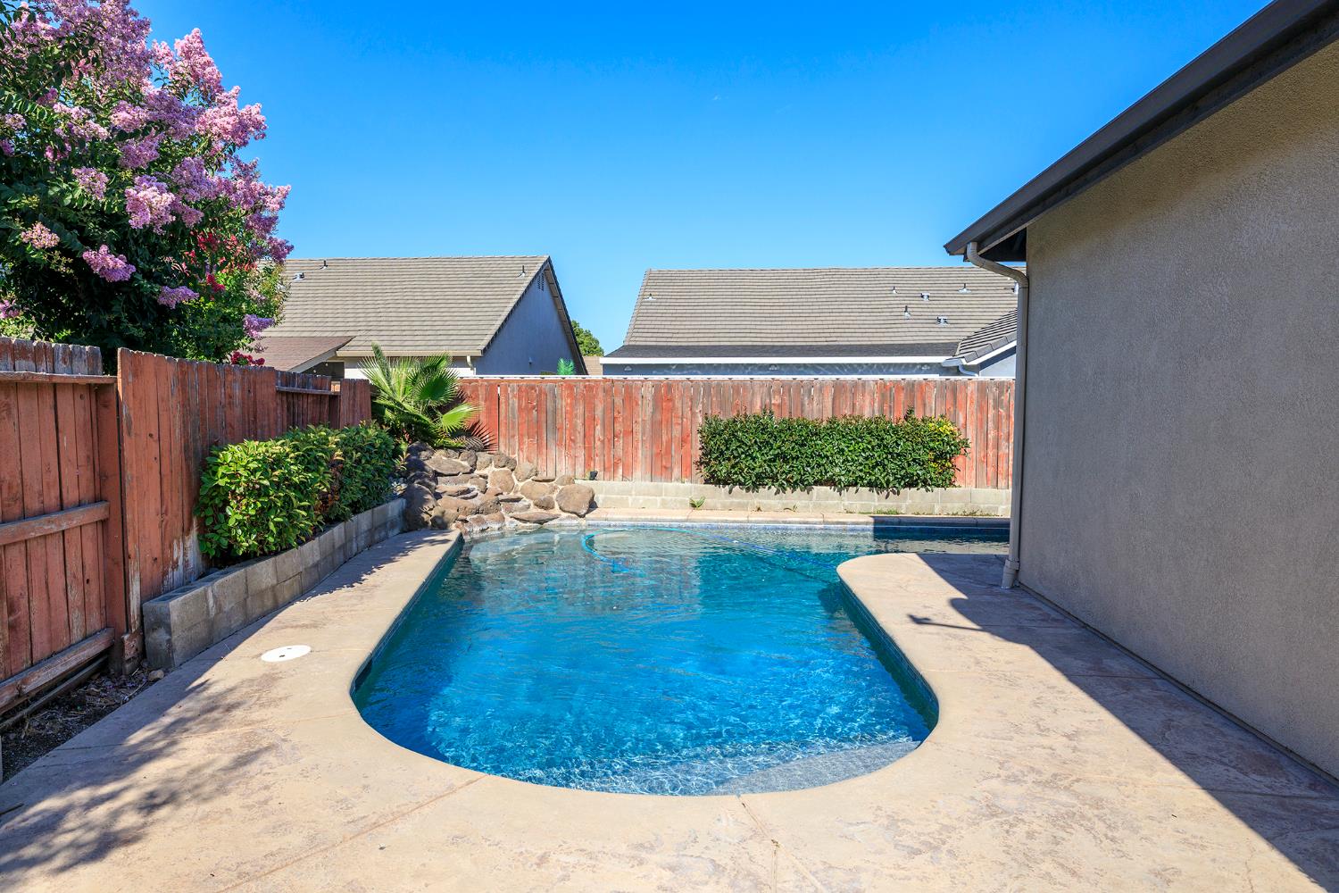 Detail Gallery Image 41 of 49 For 1813 Heartnut Way, Hughson,  CA 95326 - 3 Beds | 2 Baths
