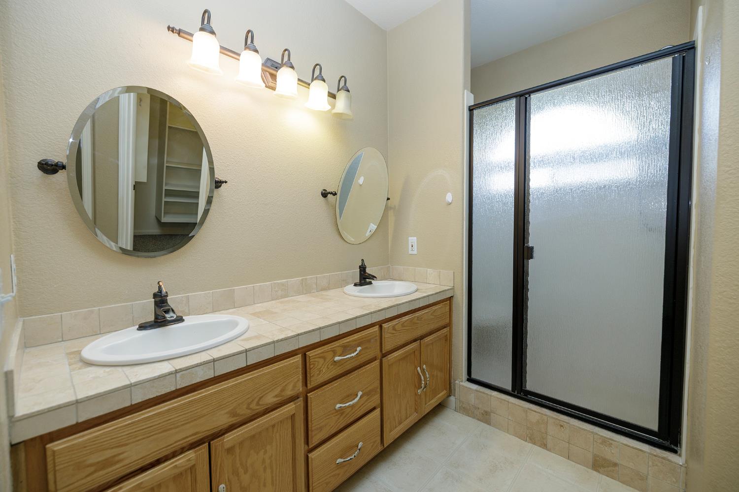 Detail Gallery Image 32 of 49 For 1813 Heartnut Way, Hughson,  CA 95326 - 3 Beds | 2 Baths