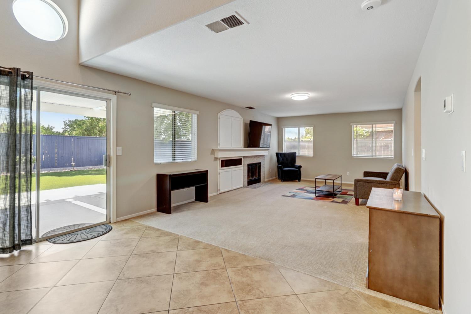 Detail Gallery Image 13 of 75 For 9473 Windrift Ln, Elk Grove,  CA 95758 - 4 Beds | 2/1 Baths