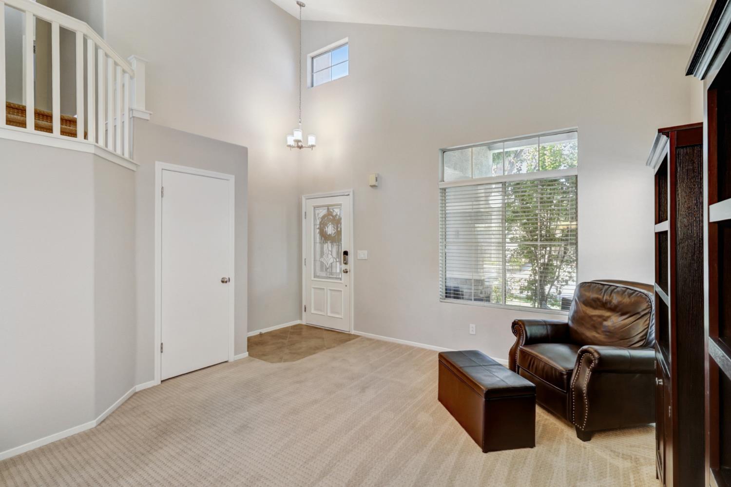 Detail Gallery Image 8 of 75 For 9473 Windrift Ln, Elk Grove,  CA 95758 - 4 Beds | 2/1 Baths