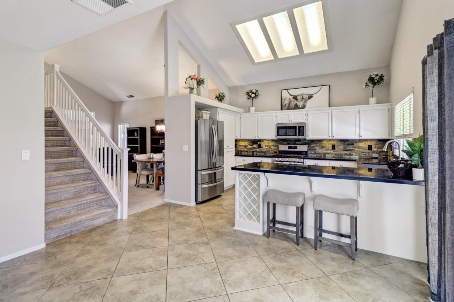 Detail Gallery Image 23 of 75 For 9473 Windrift Ln, Elk Grove,  CA 95758 - 4 Beds | 2/1 Baths