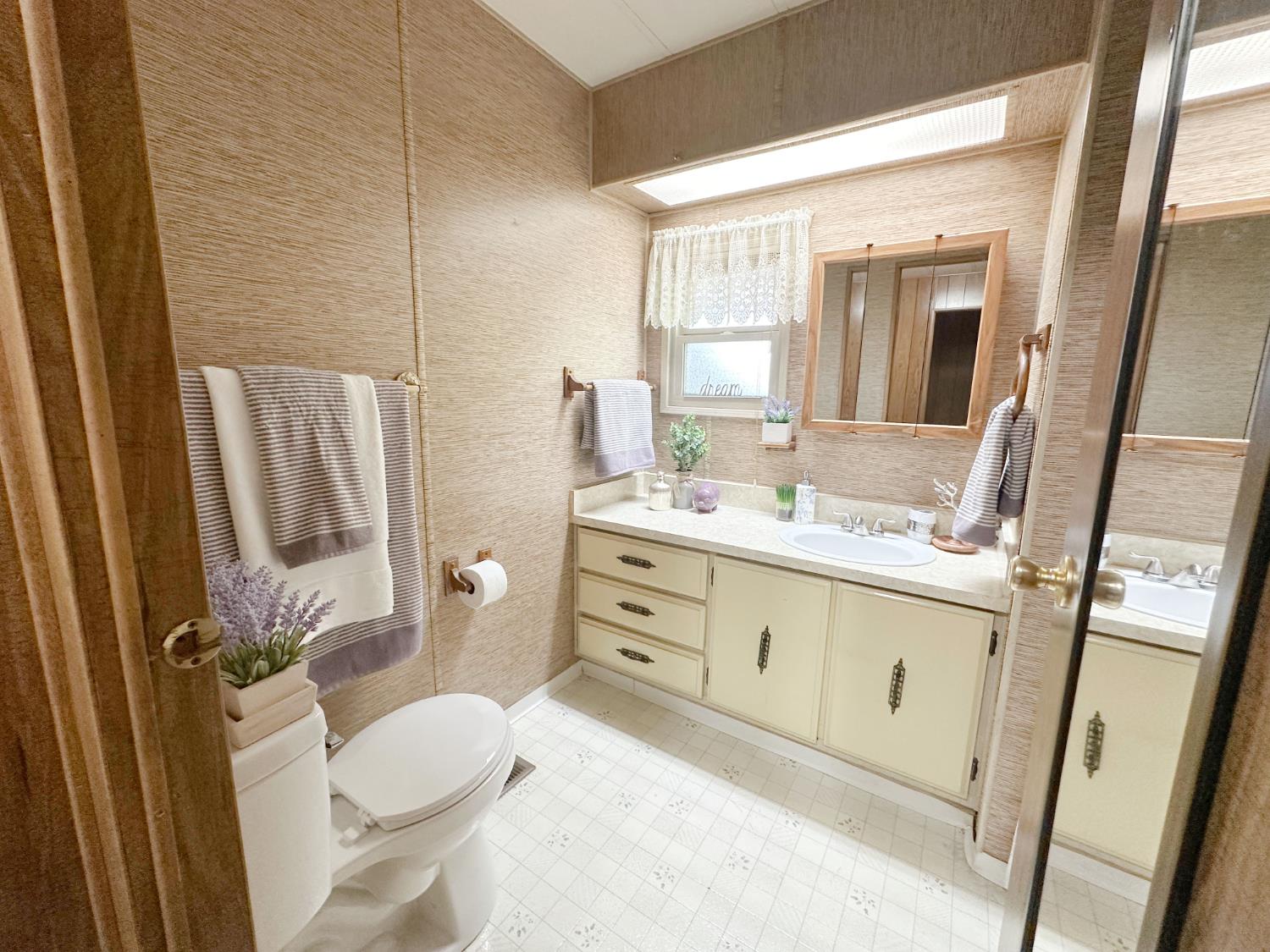 Detail Gallery Image 14 of 27 For 77194 Lauppe Lane, Citrus Heights,  CA 95621 - 3 Beds | 2 Baths