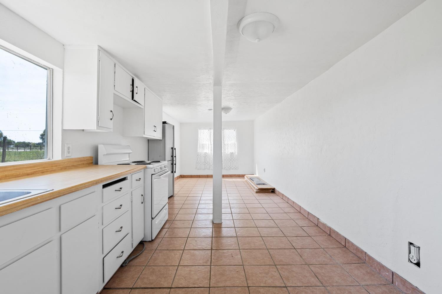Detail Gallery Image 28 of 41 For 7305 Highway 41, Lemoore,  CA 93245 - 4 Beds | 2/1 Baths