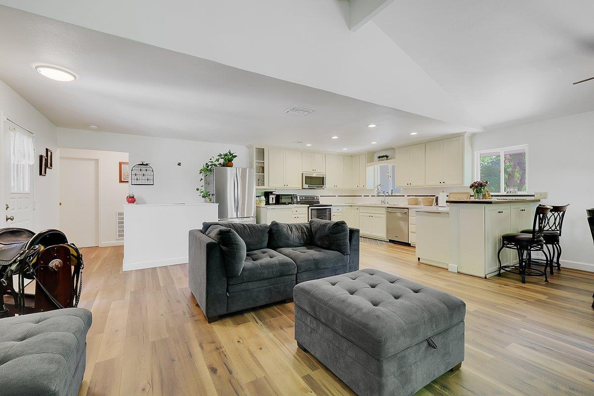 Detail Gallery Image 8 of 58 For 10307 Alta Mesa Rd, Wilton,  CA 95693 - 3 Beds | 2/1 Baths