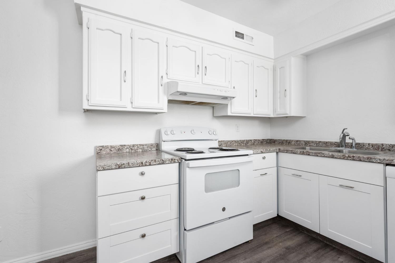 Detail Gallery Image 15 of 41 For 7305 Highway 41, Lemoore,  CA 93245 - 4 Beds | 2/1 Baths
