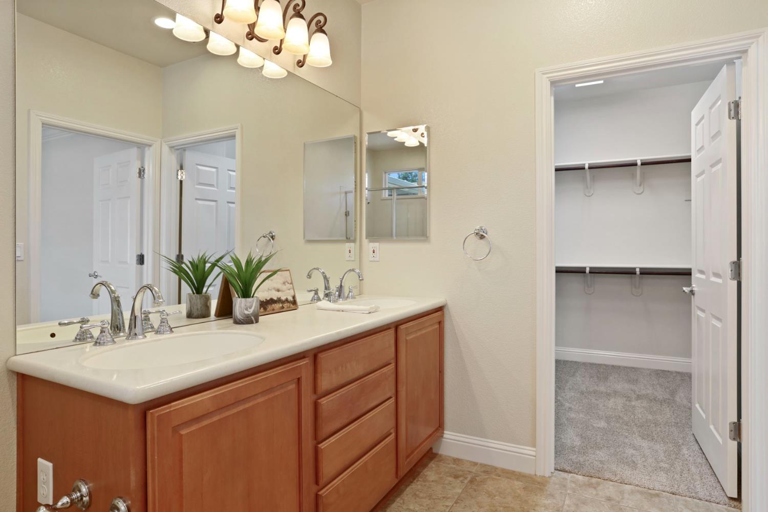 Detail Gallery Image 31 of 50 For 2375 Pepper Tree Ln, Manteca,  CA 95336 - 2 Beds | 2 Baths