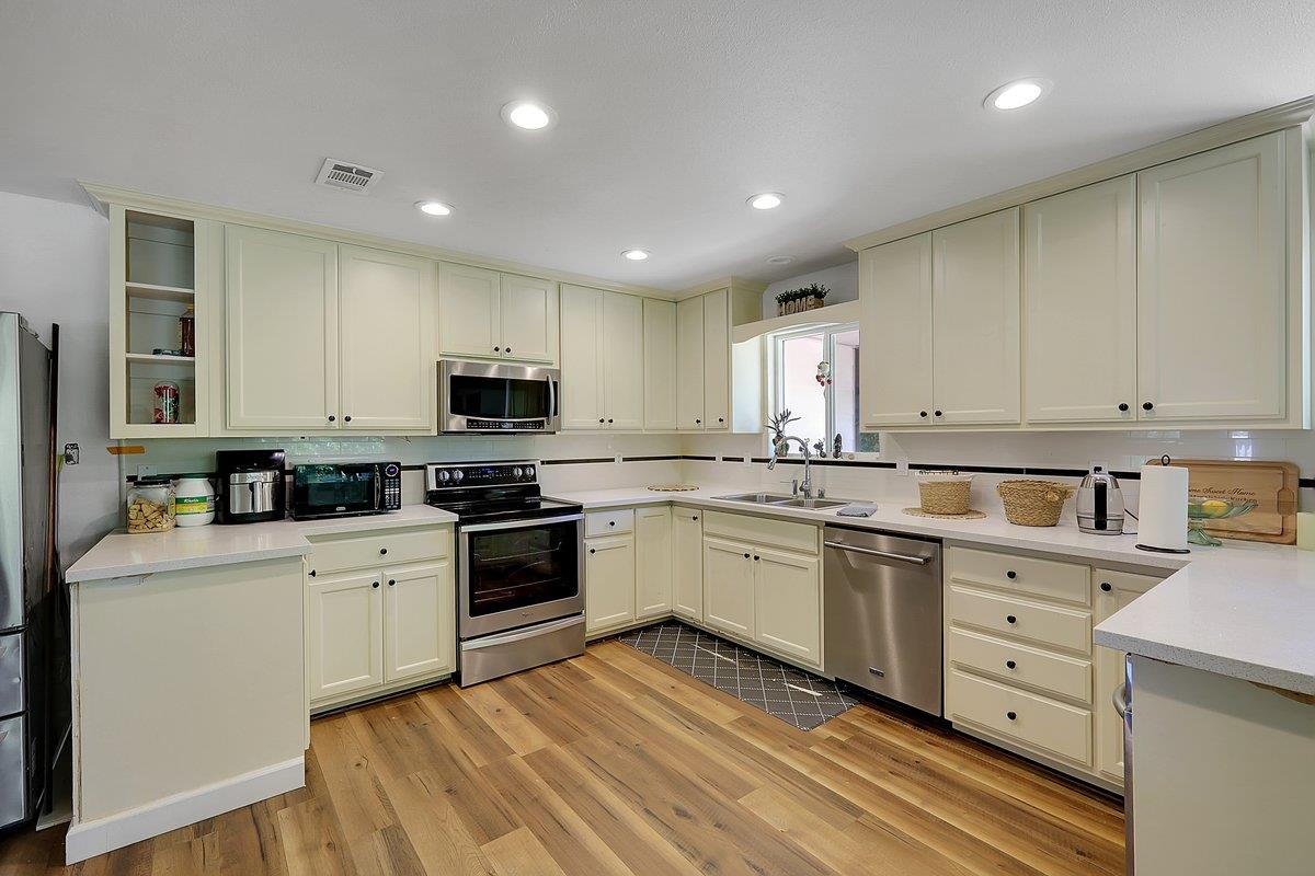 Detail Gallery Image 12 of 58 For 10307 Alta Mesa Rd, Wilton,  CA 95693 - 3 Beds | 2/1 Baths