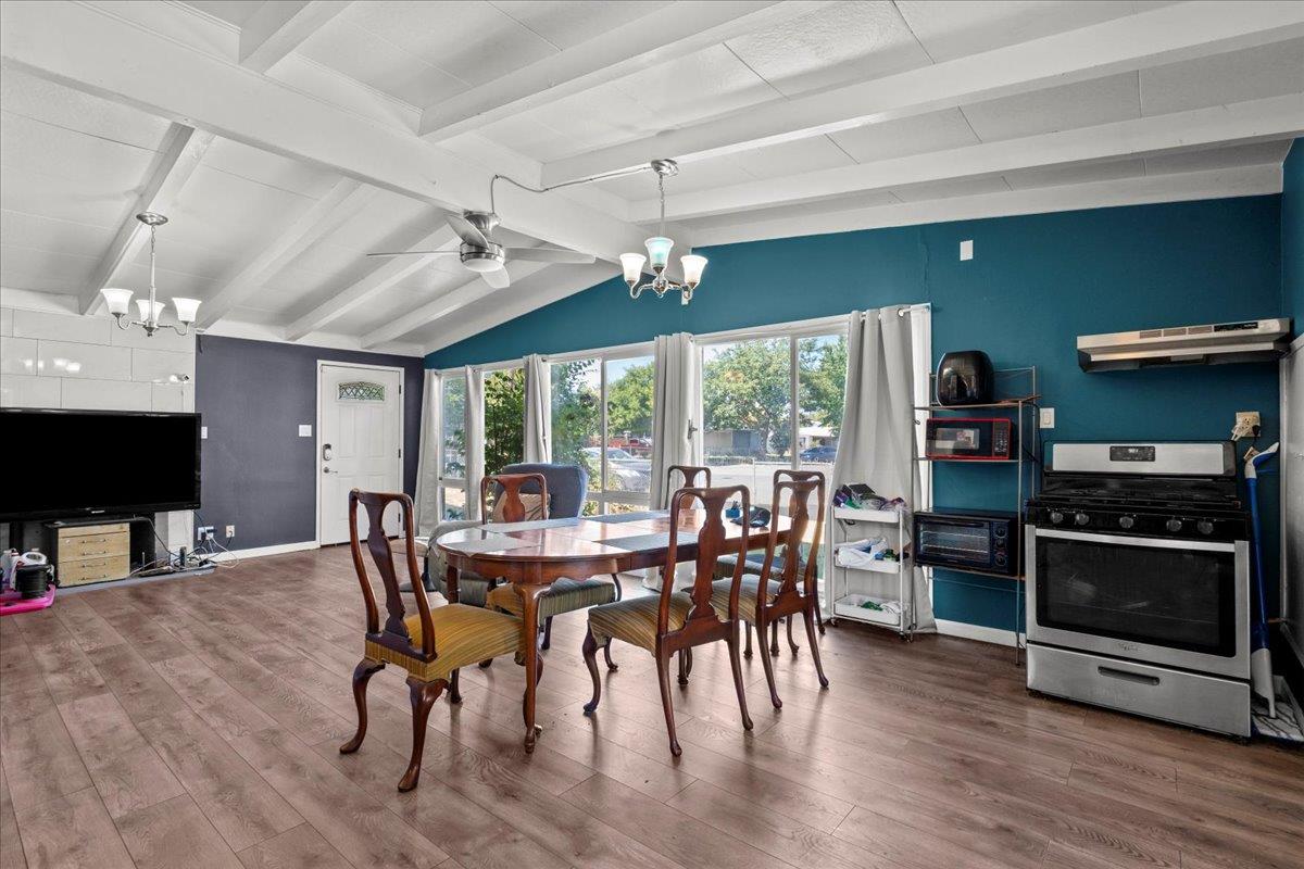 Detail Gallery Image 4 of 19 For 2507 Colorado Ave, Stockton,  CA 95206 - 3 Beds | 2 Baths