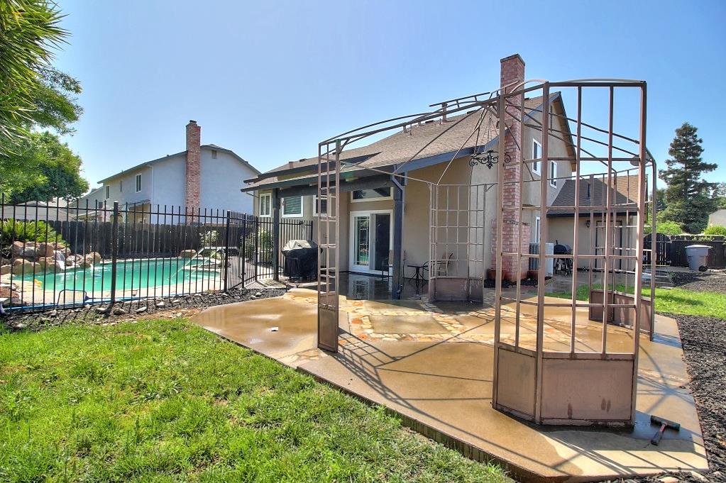 Detail Gallery Image 60 of 70 For 1518 Glenwood Ct, Escalon,  CA 95320 - 4 Beds | 3 Baths