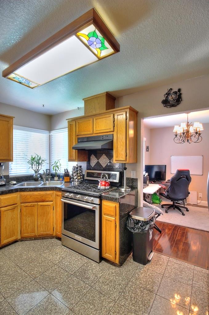 Detail Gallery Image 25 of 70 For 1518 Glenwood Ct, Escalon,  CA 95320 - 4 Beds | 3 Baths