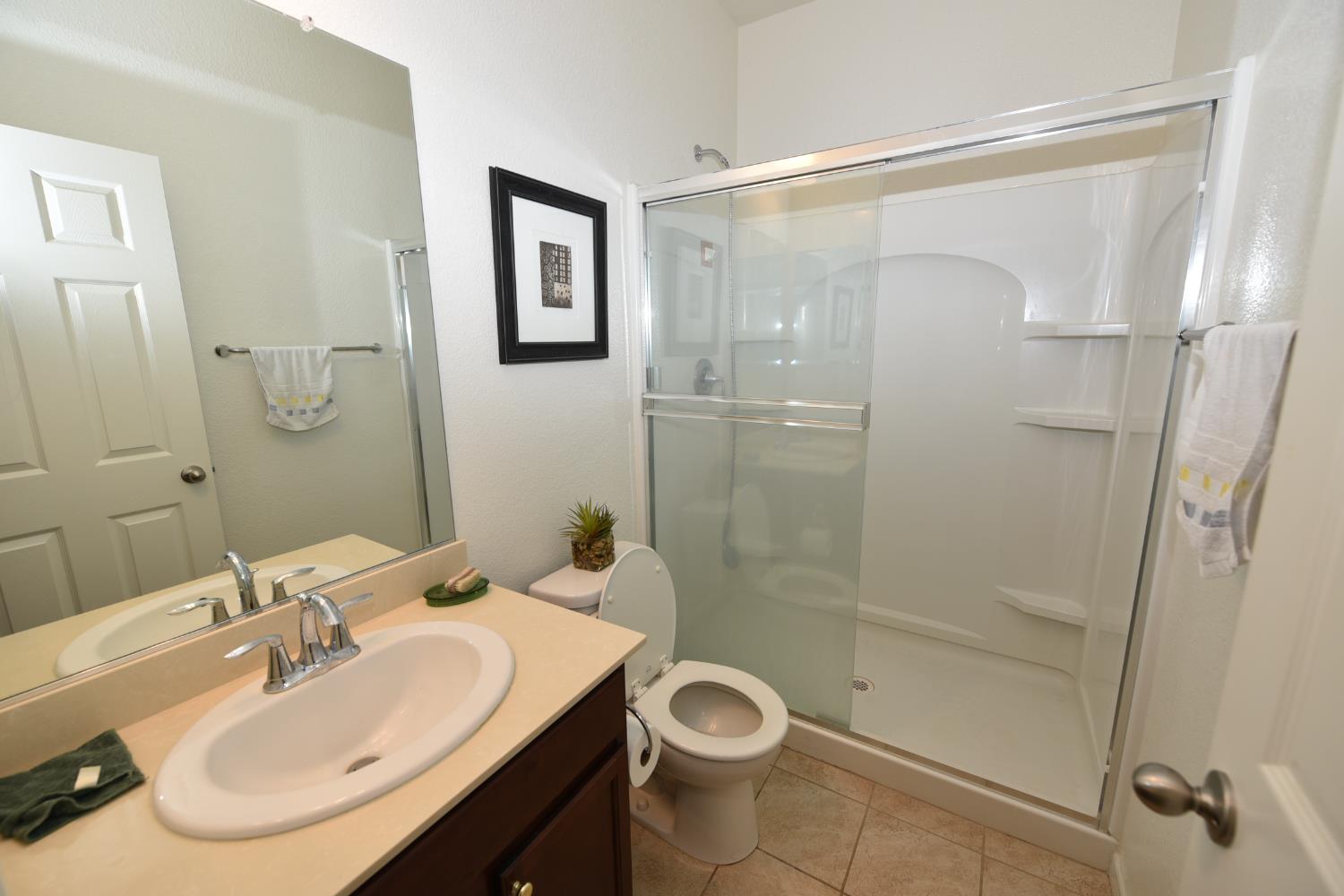 Detail Gallery Image 14 of 44 For 2014 Read Ct, Woodland,  CA 95776 - 4 Beds | 3 Baths