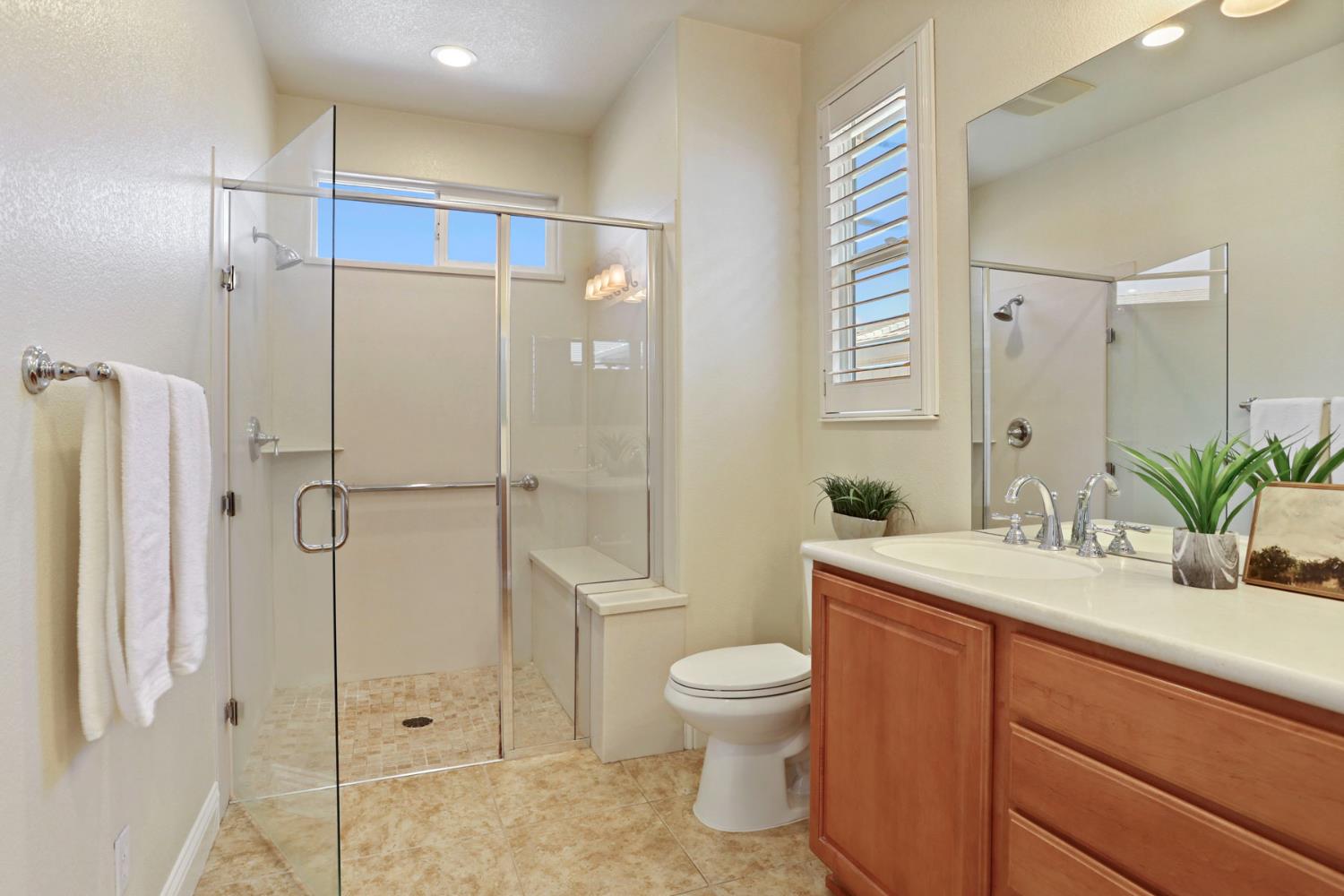 Detail Gallery Image 29 of 50 For 2375 Pepper Tree Ln, Manteca,  CA 95336 - 2 Beds | 2 Baths