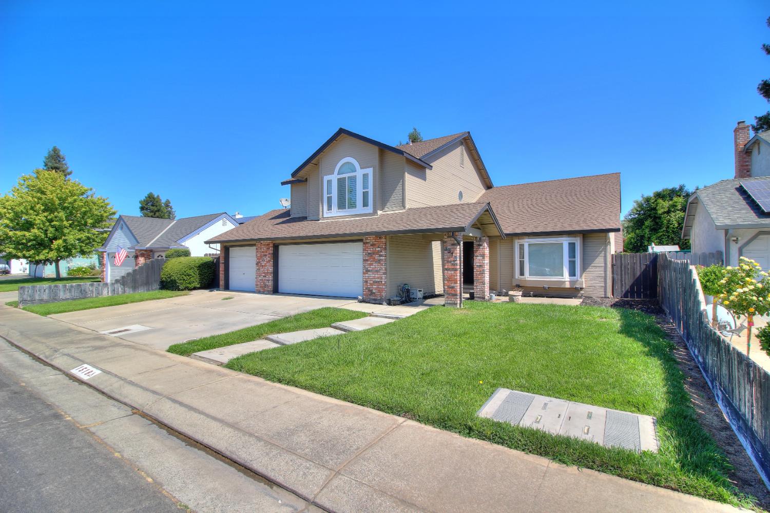 Detail Gallery Image 5 of 70 For 1518 Glenwood Ct, Escalon,  CA 95320 - 4 Beds | 3 Baths