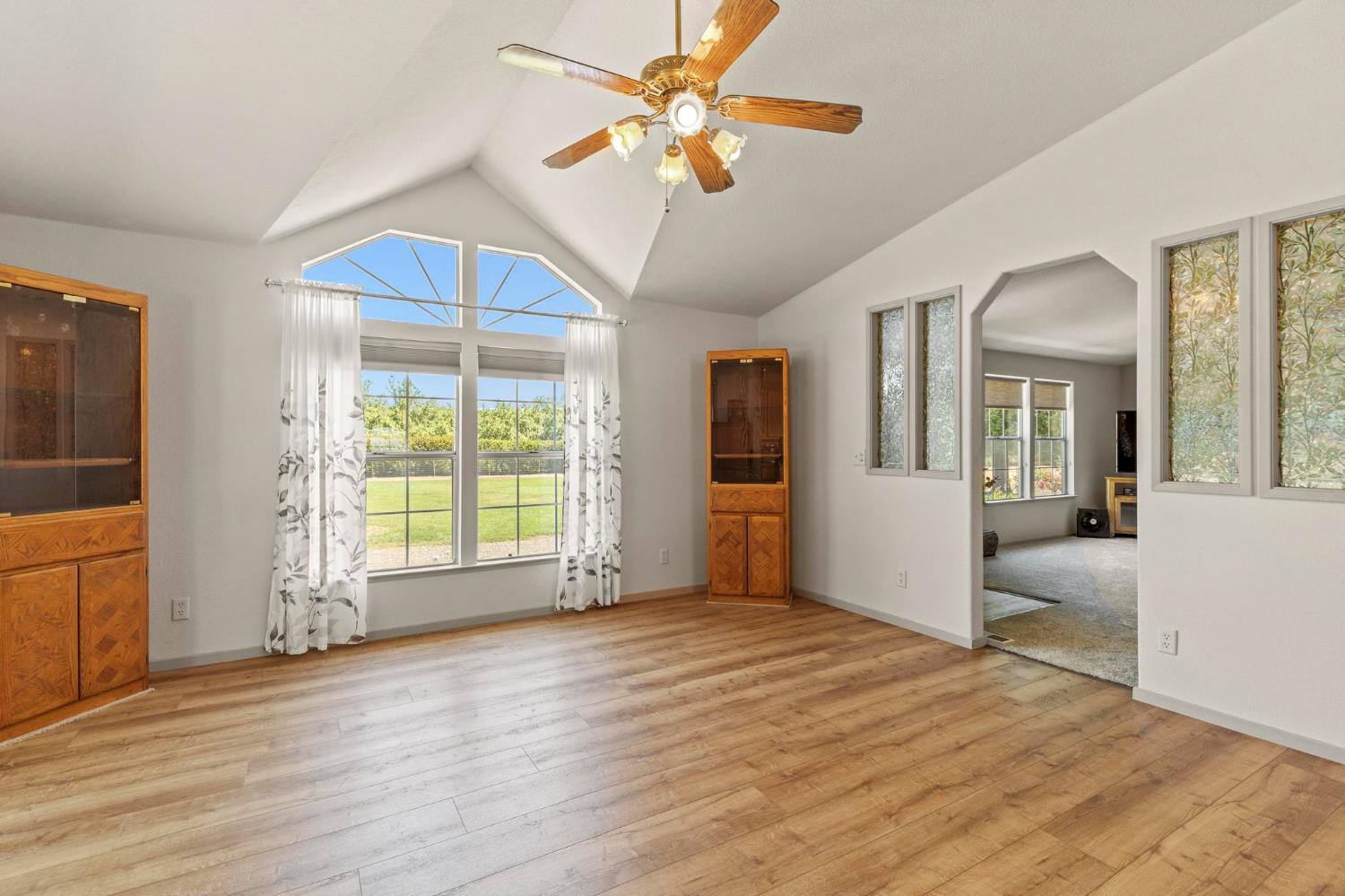 Detail Gallery Image 6 of 67 For 536 Young Ave, Arbuckle,  CA 95912 - 3 Beds | 2 Baths