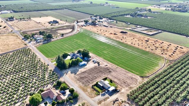 Detail Gallery Image 12 of 77 For 1137 Apricot Ave, Patterson,  CA 95363 - 3 Beds | 3/1 Baths
