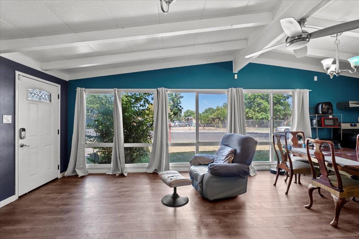 Detail Gallery Image 3 of 19 For 2507 Colorado Ave, Stockton,  CA 95206 - 3 Beds | 2 Baths