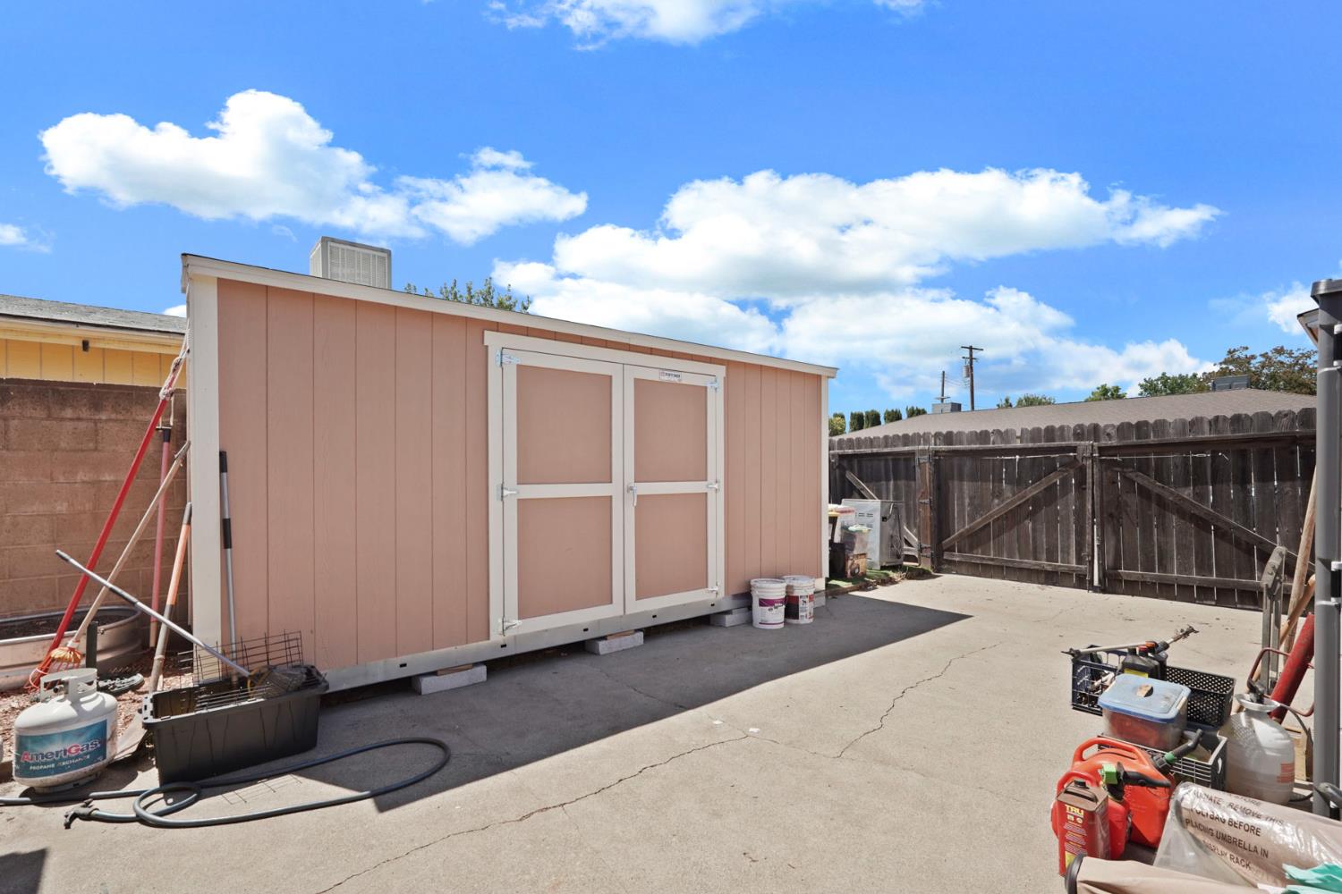 Detail Gallery Image 30 of 38 For 2621 Darwin, Sacramento,  CA 95821 - 4 Beds | 2 Baths