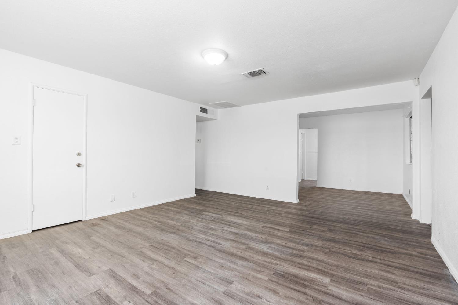 Detail Gallery Image 9 of 41 For 7305 Highway 41, Lemoore,  CA 93245 - 4 Beds | 2/1 Baths