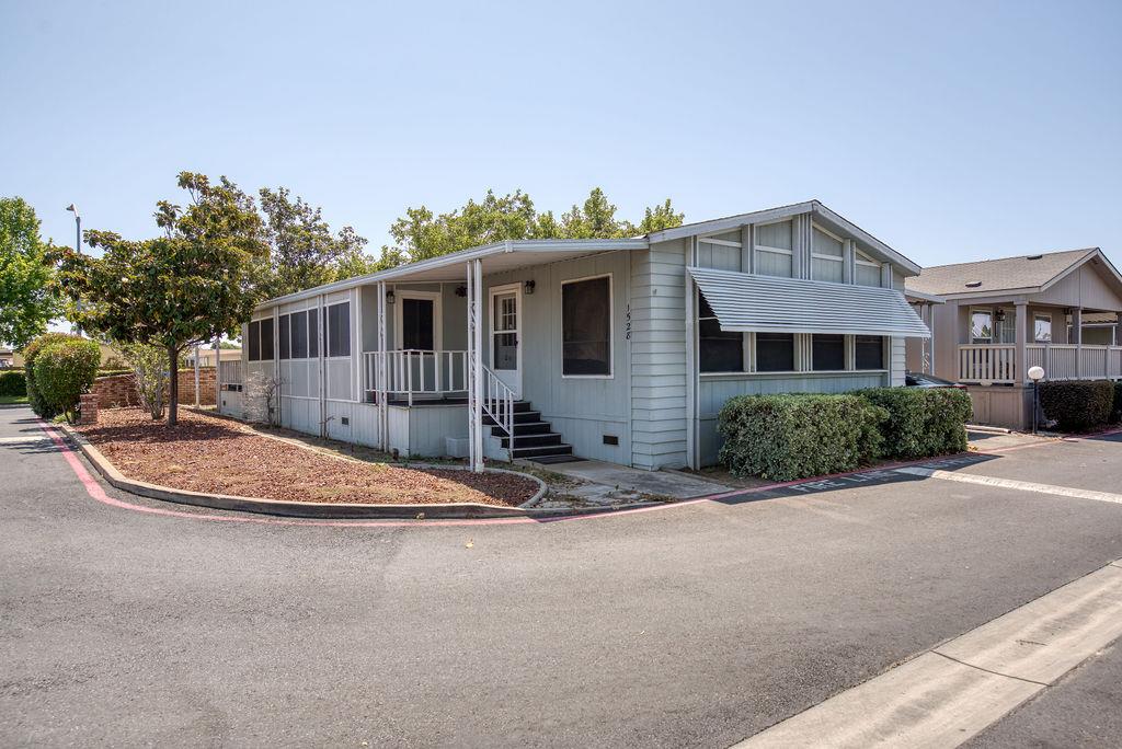 Detail Gallery Image 2 of 20 For 1528 Playground Way 125, Modesto,  CA 95355 - 3 Beds | 2 Baths