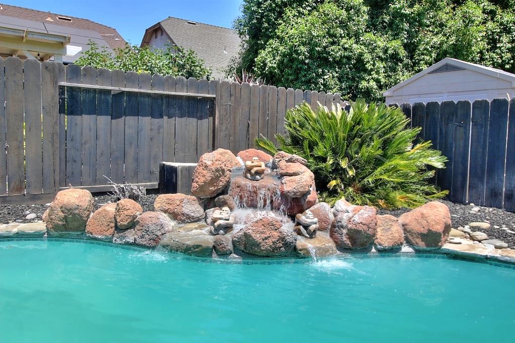 Detail Gallery Image 59 of 70 For 1518 Glenwood Ct, Escalon,  CA 95320 - 4 Beds | 3 Baths