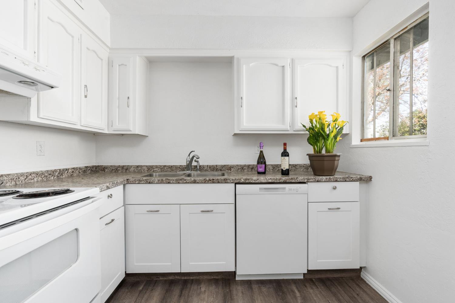 Detail Gallery Image 16 of 41 For 7305 Highway 41, Lemoore,  CA 93245 - 4 Beds | 2/1 Baths