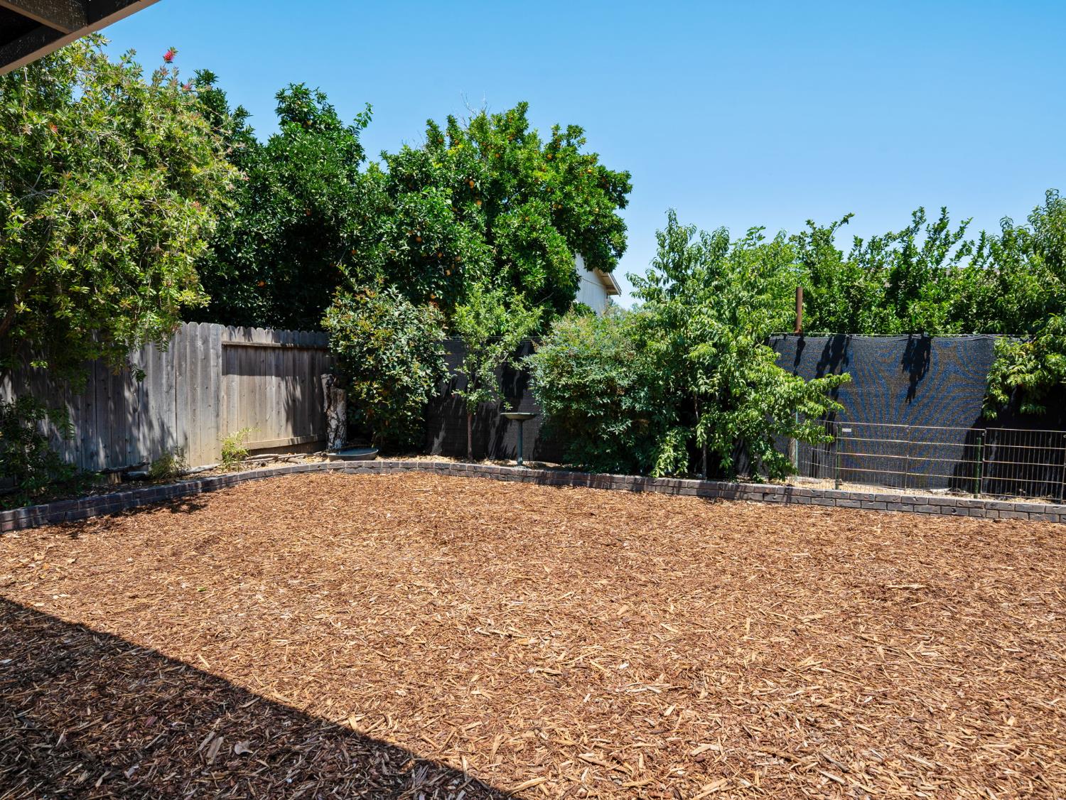 Detail Gallery Image 5 of 33 For 411 Dry Creek Ln, Winters,  CA 95694 - 4 Beds | 2 Baths
