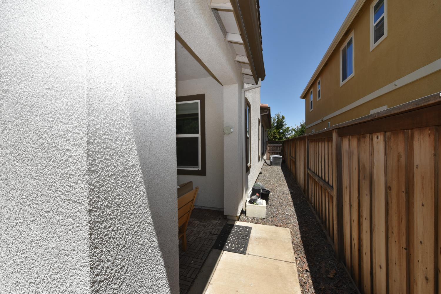 Detail Gallery Image 42 of 44 For 2014 Read Ct, Woodland,  CA 95776 - 4 Beds | 3 Baths