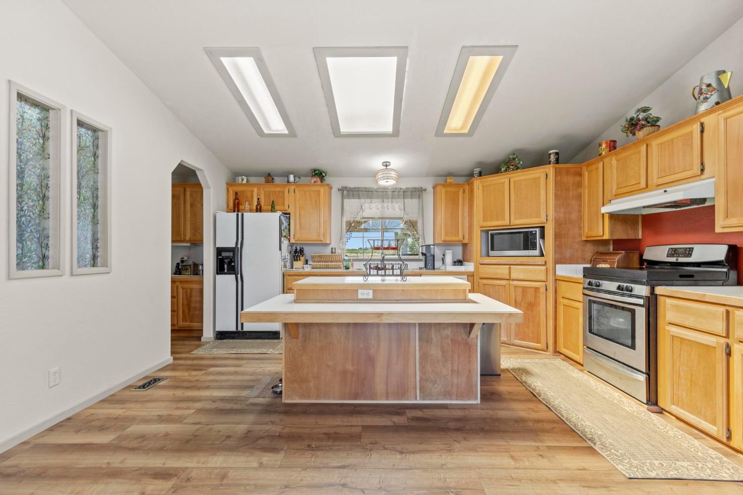 Detail Gallery Image 8 of 67 For 536 Young Ave, Arbuckle,  CA 95912 - 3 Beds | 2 Baths