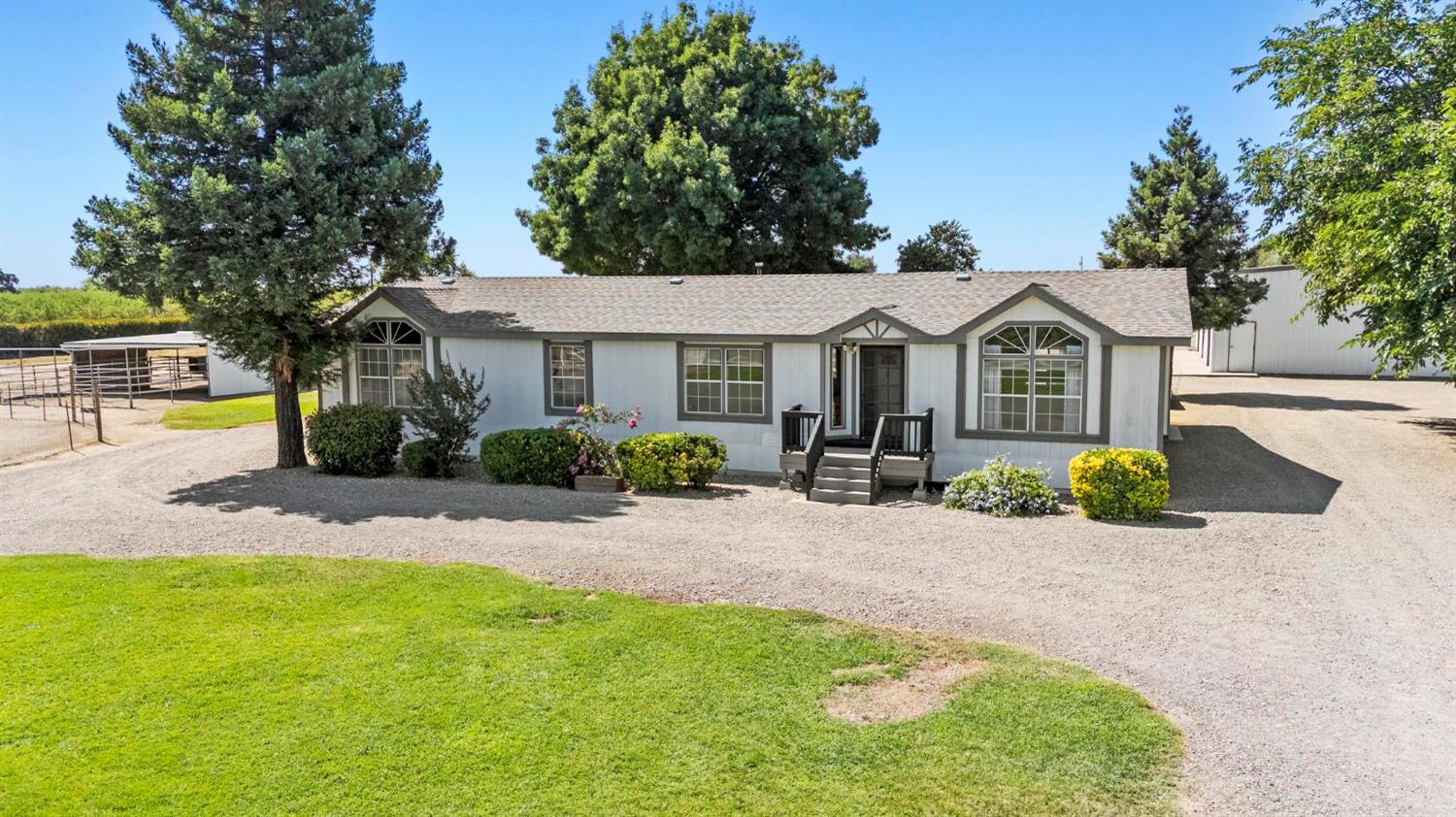 Detail Gallery Image 2 of 67 For 536 Young Ave, Arbuckle,  CA 95912 - 3 Beds | 2 Baths