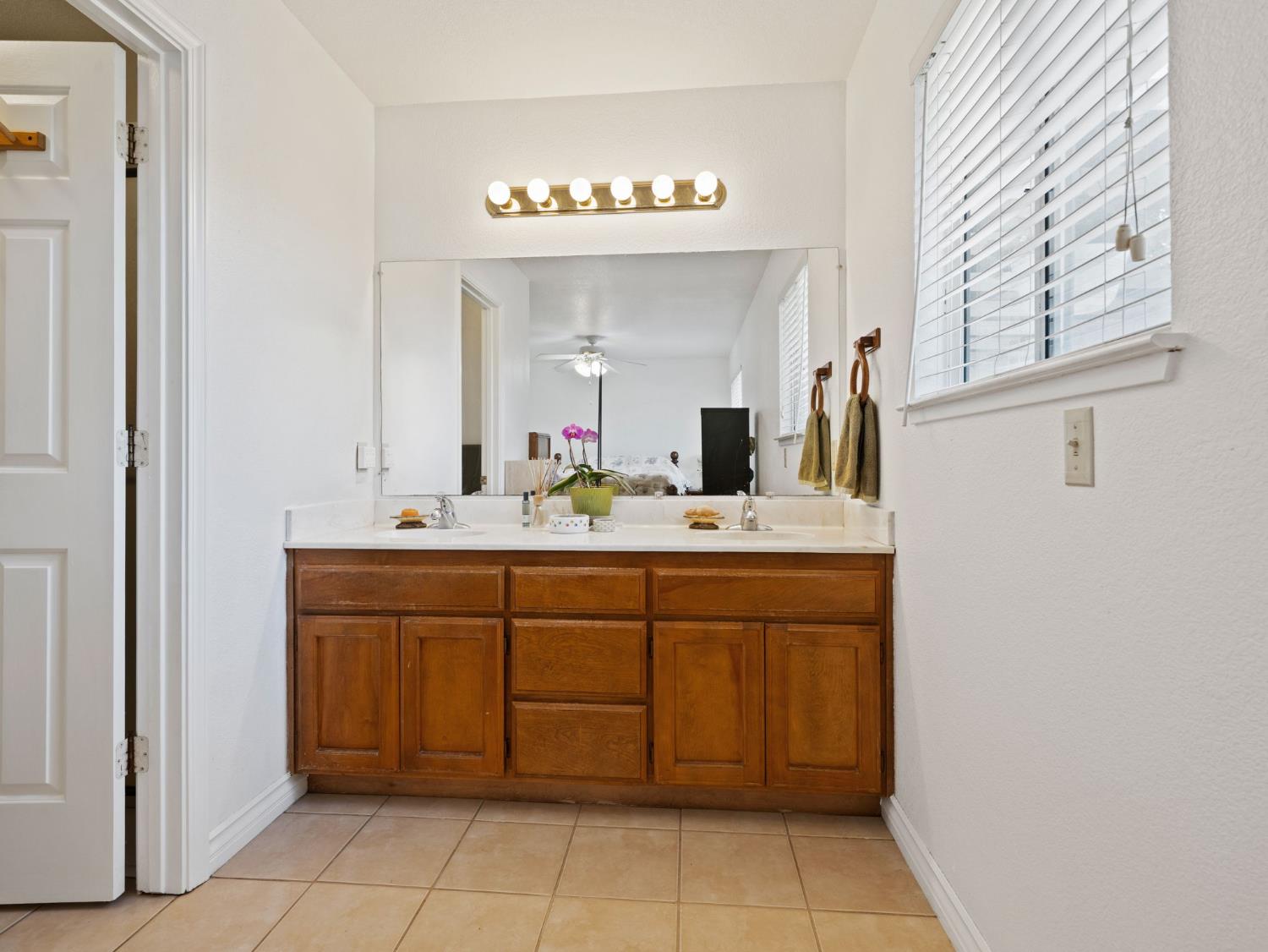Detail Gallery Image 28 of 33 For 411 Dry Creek Ln, Winters,  CA 95694 - 4 Beds | 2 Baths