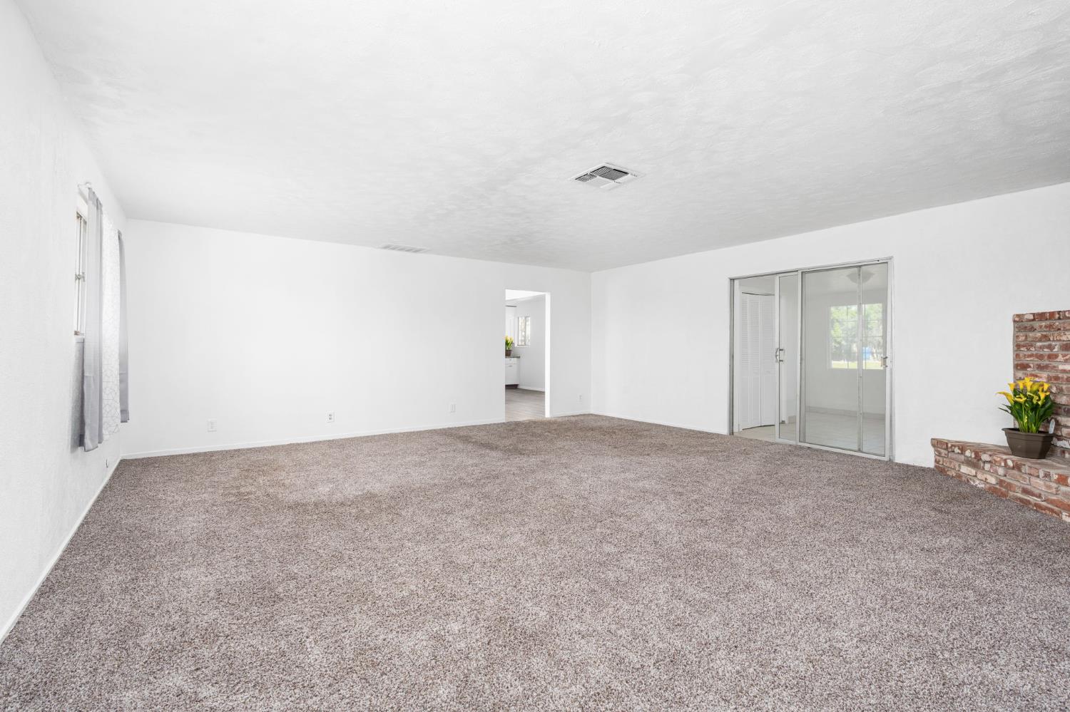 Detail Gallery Image 21 of 41 For 7305 Highway 41, Lemoore,  CA 93245 - 4 Beds | 2/1 Baths