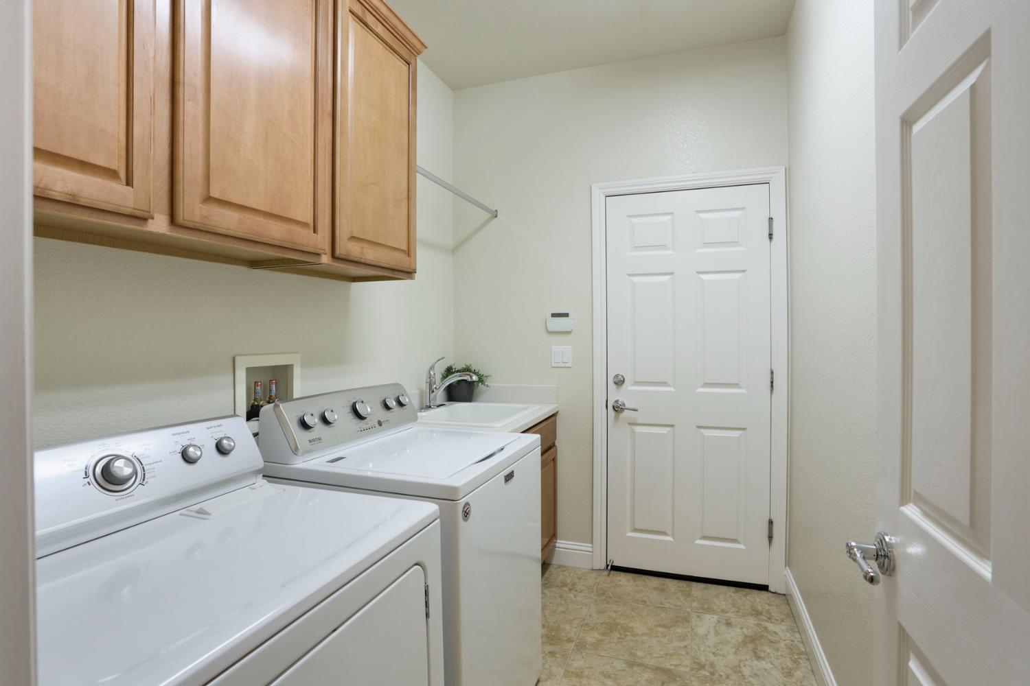 Detail Gallery Image 21 of 50 For 2375 Pepper Tree Ln, Manteca,  CA 95336 - 2 Beds | 2 Baths