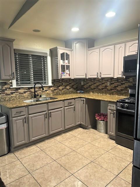 Detail Gallery Image 8 of 21 For 2228 S Pilgrim St, Stockton,  CA 95206 - 3 Beds | 2 Baths