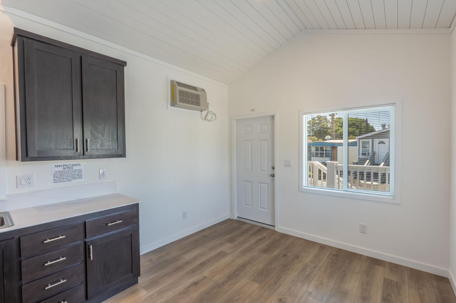 Detail Gallery Image 8 of 18 For 4610 Gateway Rd 9, Bethel Island,  CA 94511 - 1 Beds | 1 Baths
