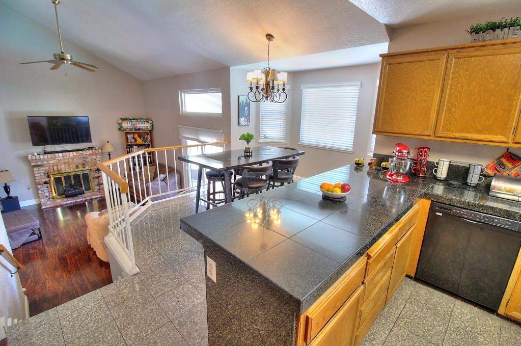 Detail Gallery Image 26 of 70 For 1518 Glenwood Ct, Escalon,  CA 95320 - 4 Beds | 3 Baths