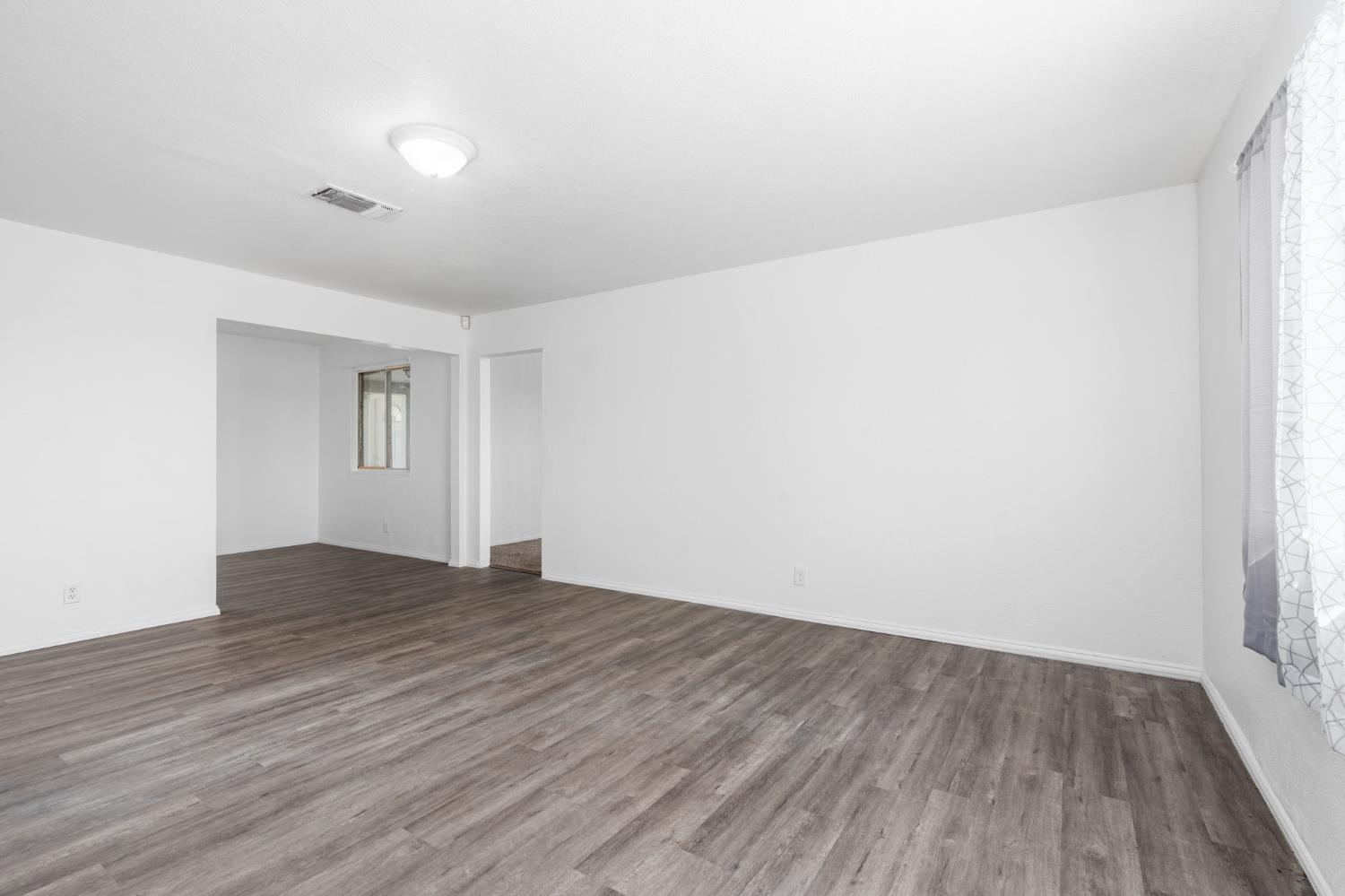 Detail Gallery Image 10 of 41 For 7305 Highway 41, Lemoore,  CA 93245 - 4 Beds | 2/1 Baths