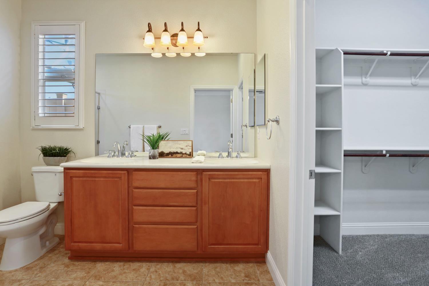 Detail Gallery Image 33 of 50 For 2375 Pepper Tree Ln, Manteca,  CA 95336 - 2 Beds | 2 Baths
