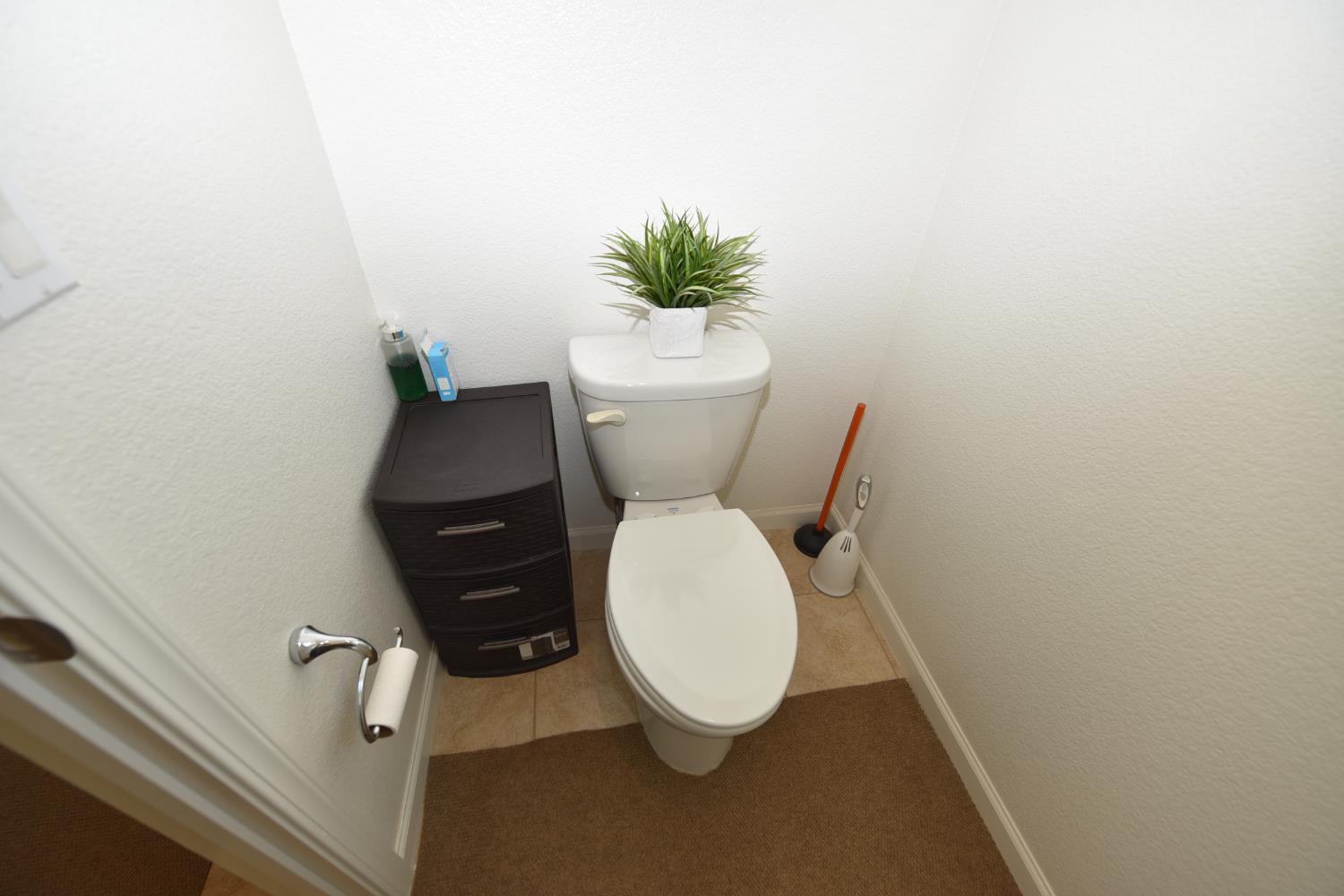 Detail Gallery Image 31 of 44 For 2014 Read Ct, Woodland,  CA 95776 - 4 Beds | 3 Baths