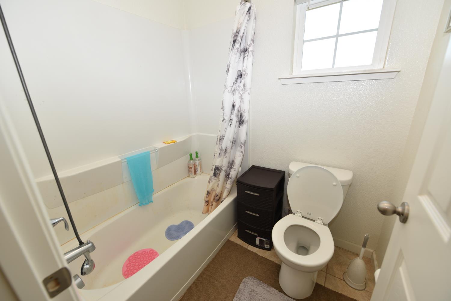 Detail Gallery Image 34 of 44 For 2014 Read Ct, Woodland,  CA 95776 - 4 Beds | 3 Baths