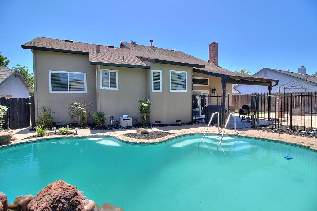 Detail Gallery Image 57 of 70 For 1518 Glenwood Ct, Escalon,  CA 95320 - 4 Beds | 3 Baths