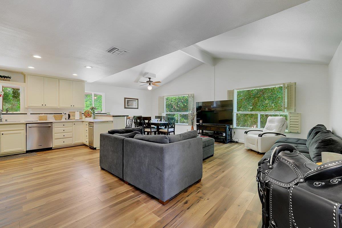 Detail Gallery Image 10 of 58 For 10307 Alta Mesa Rd, Wilton,  CA 95693 - 3 Beds | 2/1 Baths
