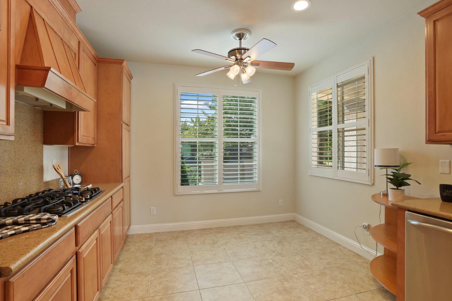 Detail Gallery Image 17 of 50 For 2375 Pepper Tree Ln, Manteca,  CA 95336 - 2 Beds | 2 Baths