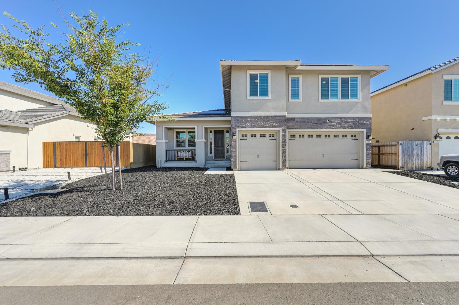 Detail Gallery Image 2 of 70 For 3021 Violet St #172,  Lodi,  CA 95242 - 5 Beds | 3 Baths
